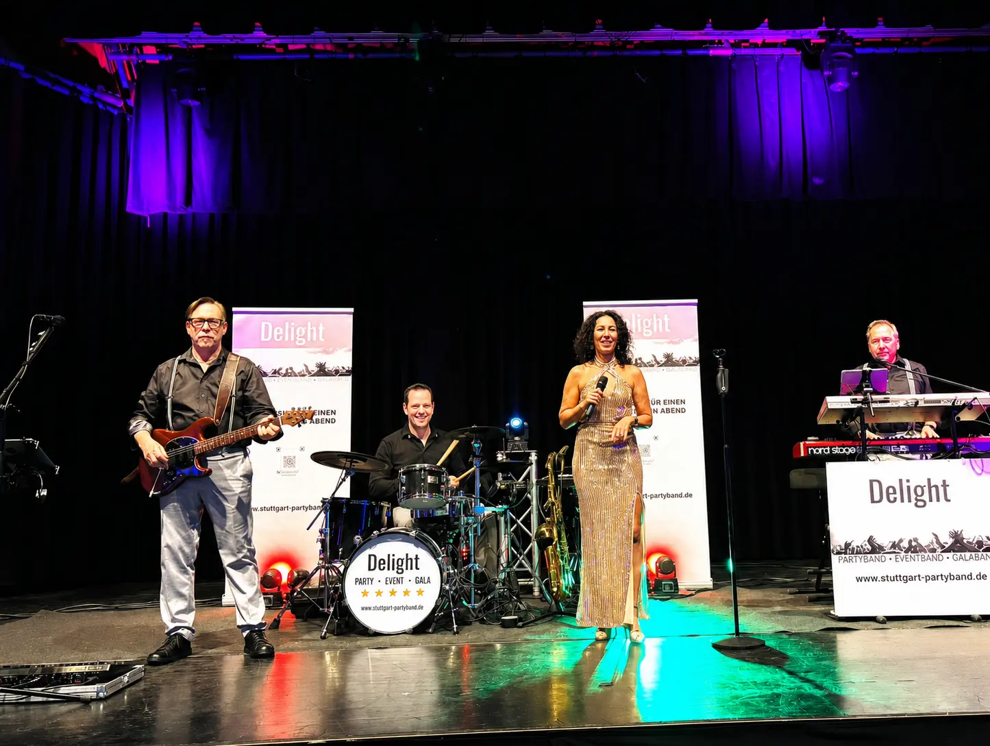 Galaband Delight alle Musiker auf der Bühne